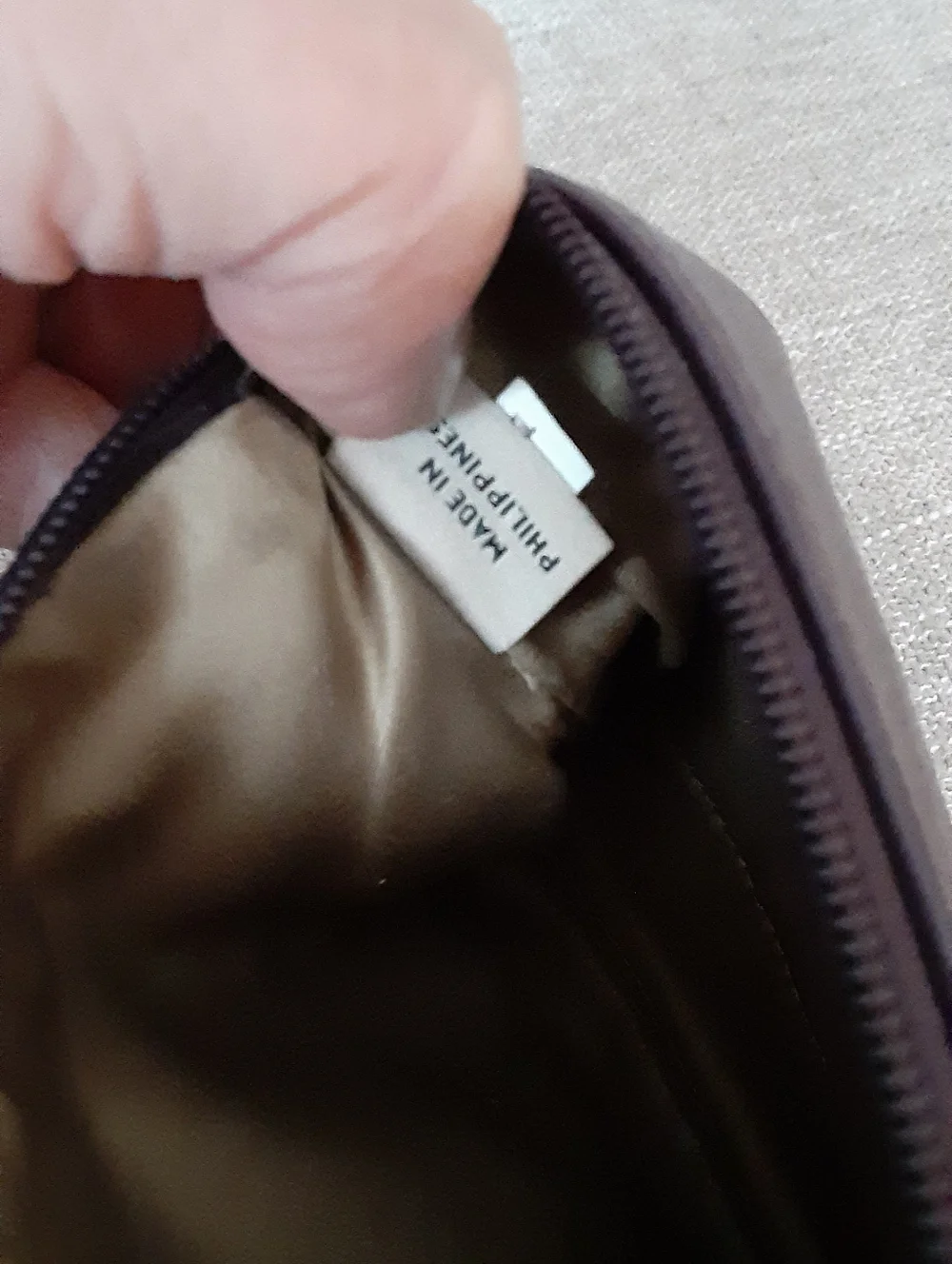Coach size maroon